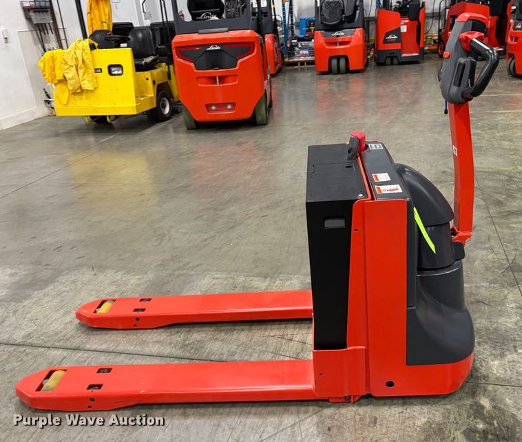 image for item ND9954 2023 Linde MT20 pallet jack