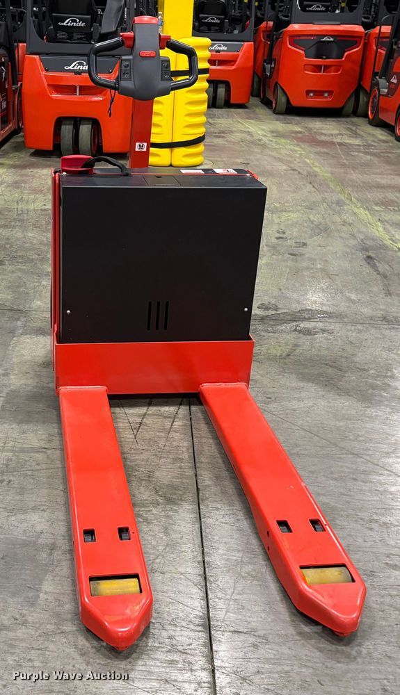 image for item ND9955 2023 Linde MT20 pallet jack