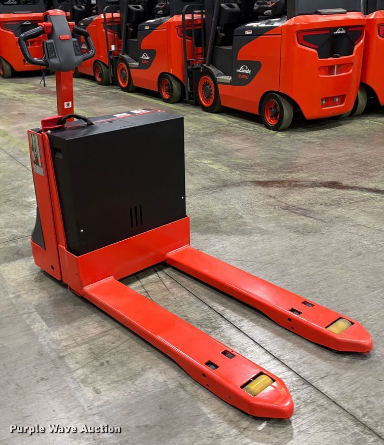 image for item ND9955 2023 Linde MT20 pallet jack