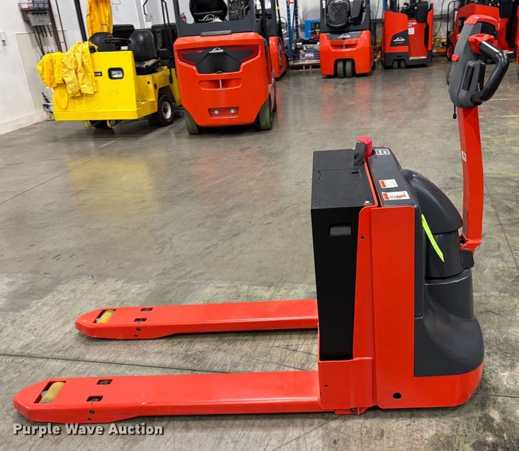 image for item ND9955 2023 Linde MT20 pallet jack