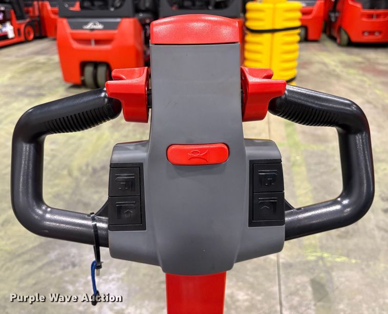 image for item ND9955 2023 Linde MT20 pallet jack