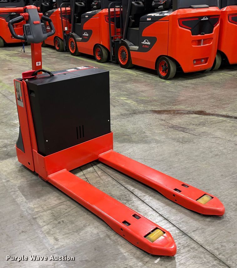 image for item ND9956 2023 Linde MT20 pallet jack