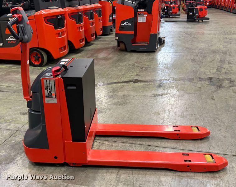 image for item ND9956 2023 Linde MT20 pallet jack