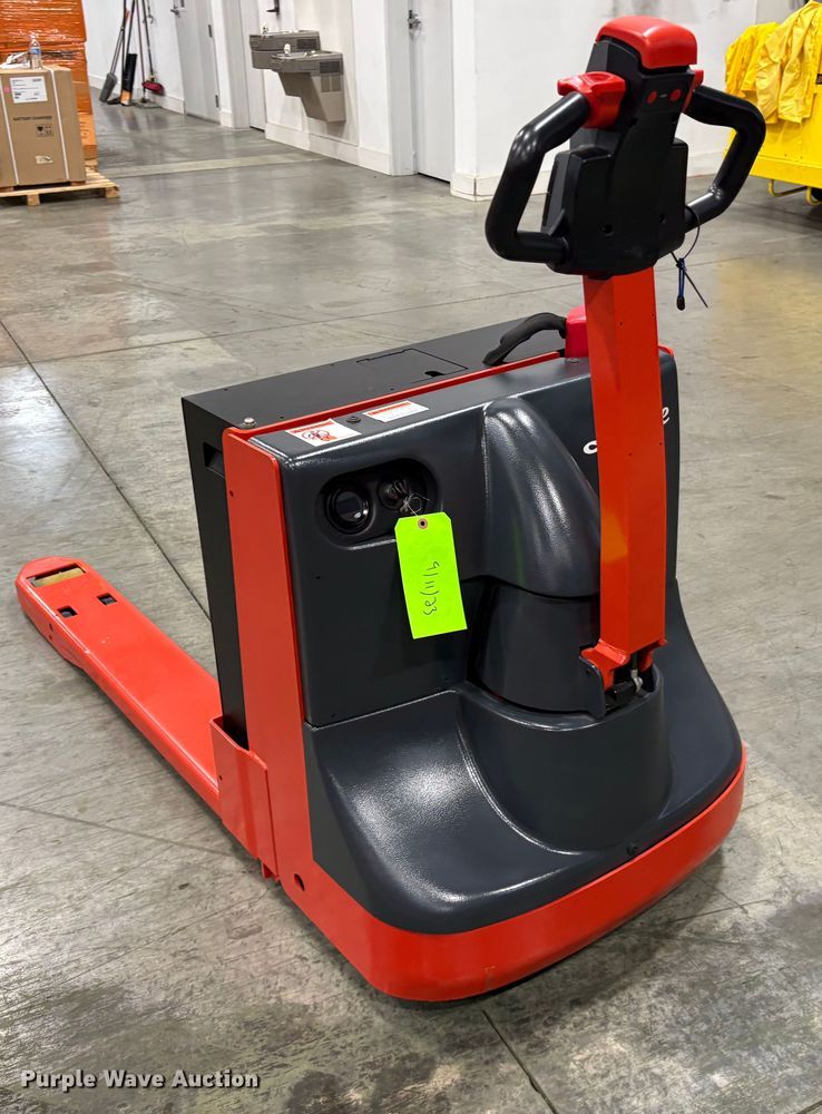 image for item ND9956 2023 Linde MT20 pallet jack