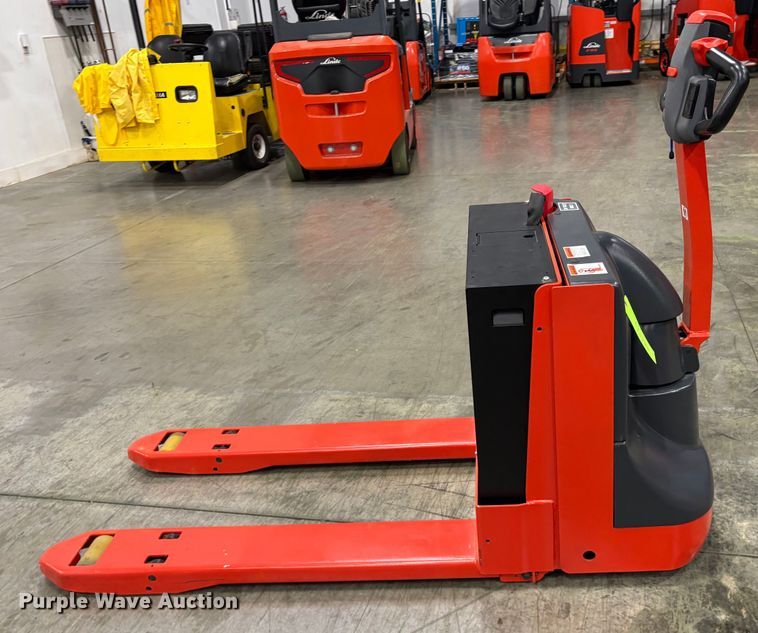 image for item ND9956 2023 Linde MT20 pallet jack