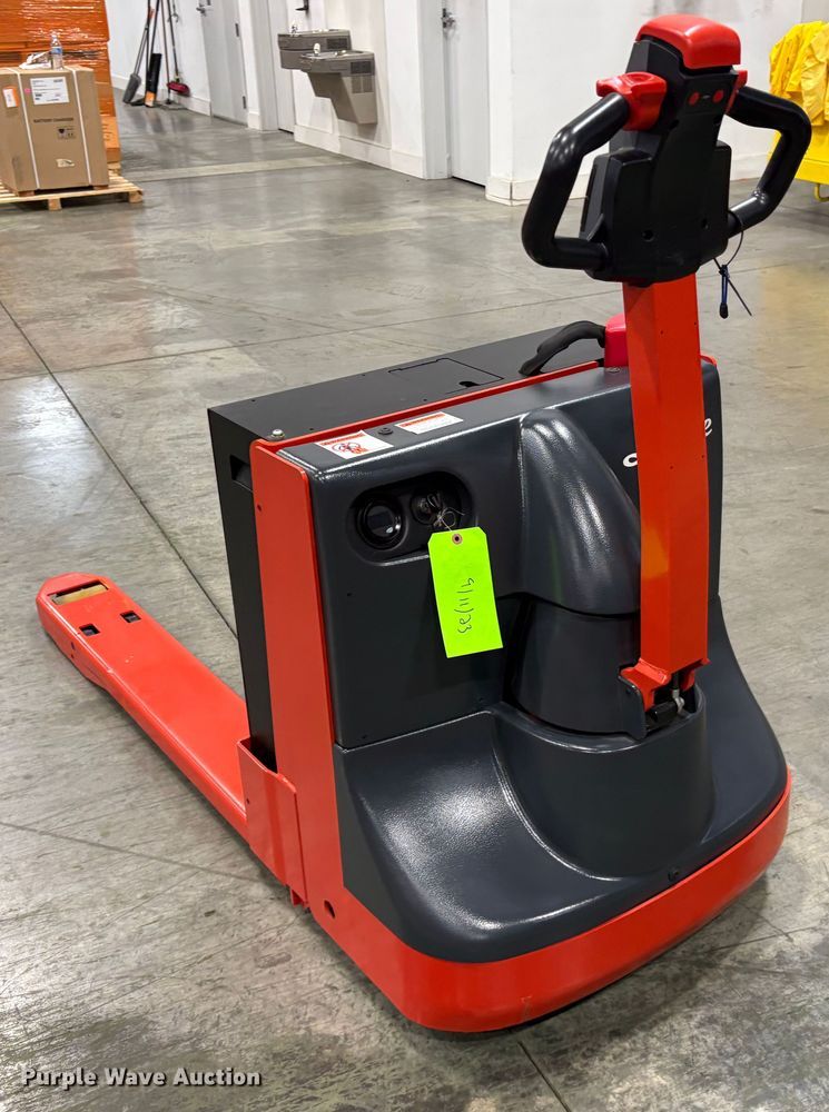 image for item ND9957 2023 Linde MT20 pallet jack