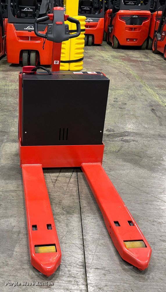 image for item ND9958 2023 Linde MT20 pallet jack