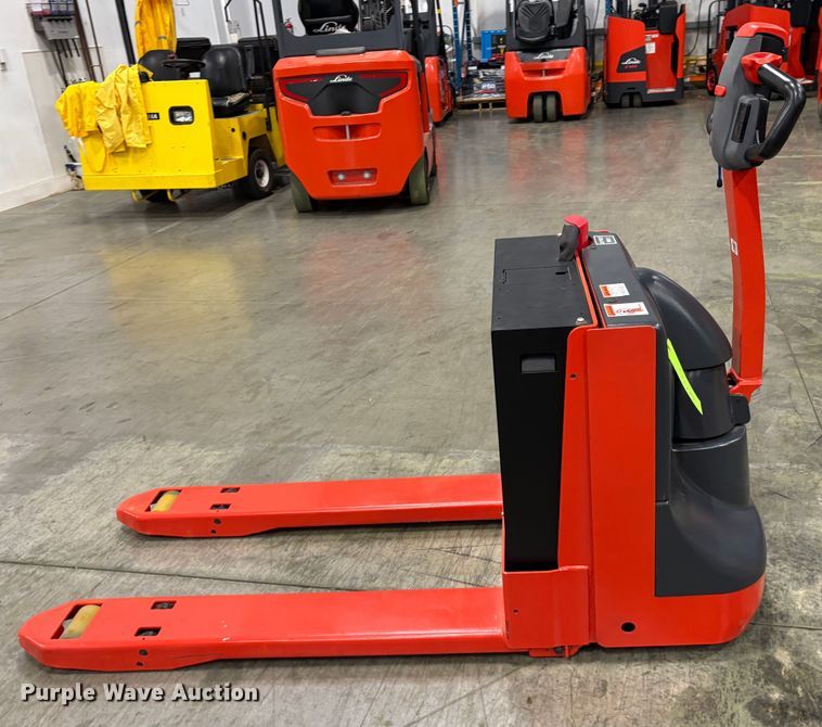 image for item ND9958 2023 Linde MT20 pallet jack