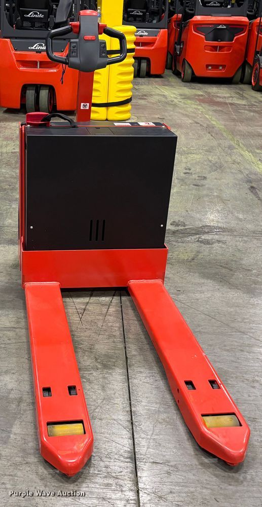 image for item ND9960 2023 Linde MT20 pallet jack