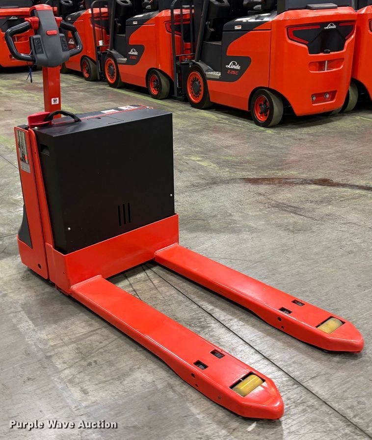 image for item ND9960 2023 Linde MT20 pallet jack