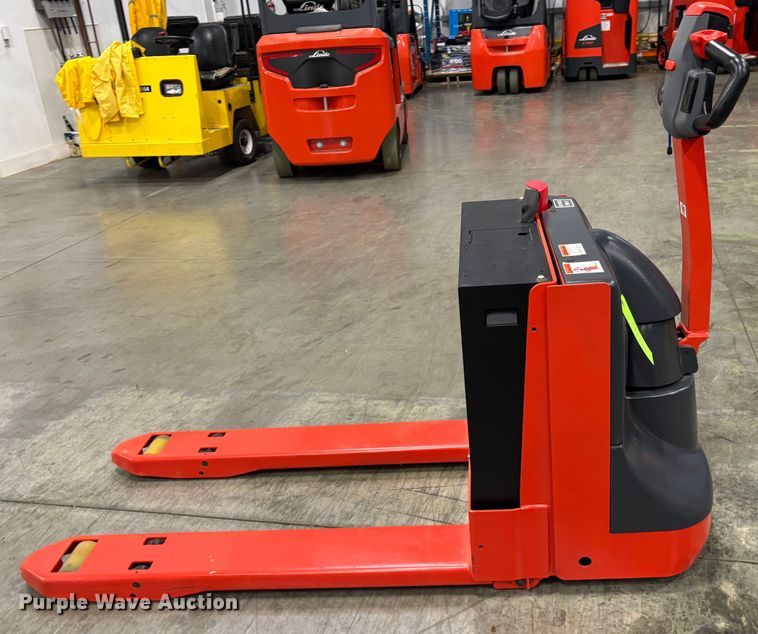 image for item ND9960 2023 Linde MT20 pallet jack