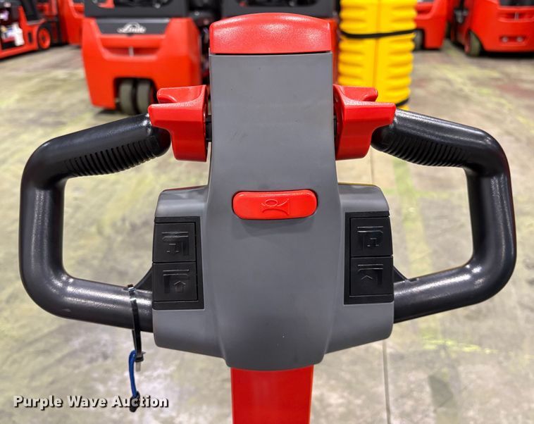 image for item ND9960 2023 Linde MT20 pallet jack