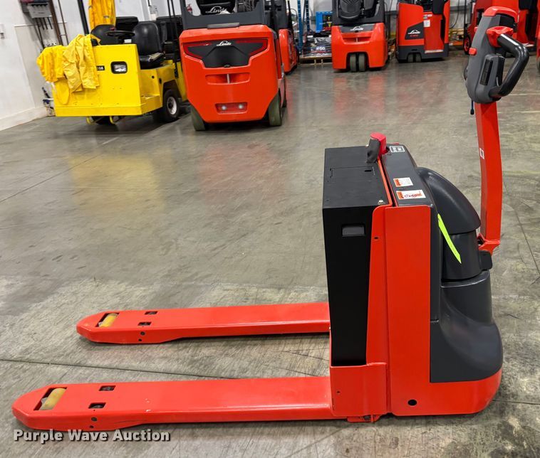 image for item ND9961 2023 Linde MT20 pallet jack