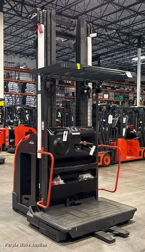 image for item ND9963 2023 Linde V15 order picker