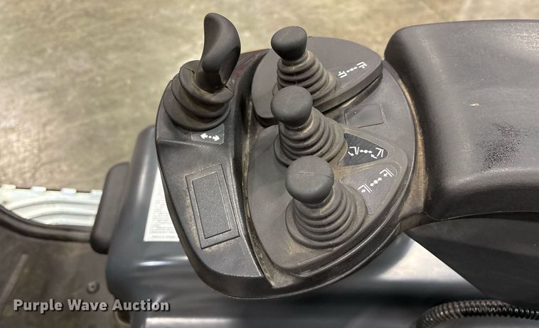 image for item ND9971 2023 Linde E18 forklift