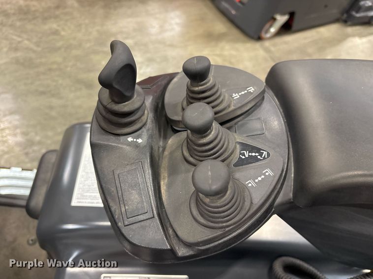 image for item ND9976 2023 Linde E18 forklift