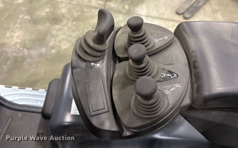 image for item ND9979 2023 Linde E18 forklift