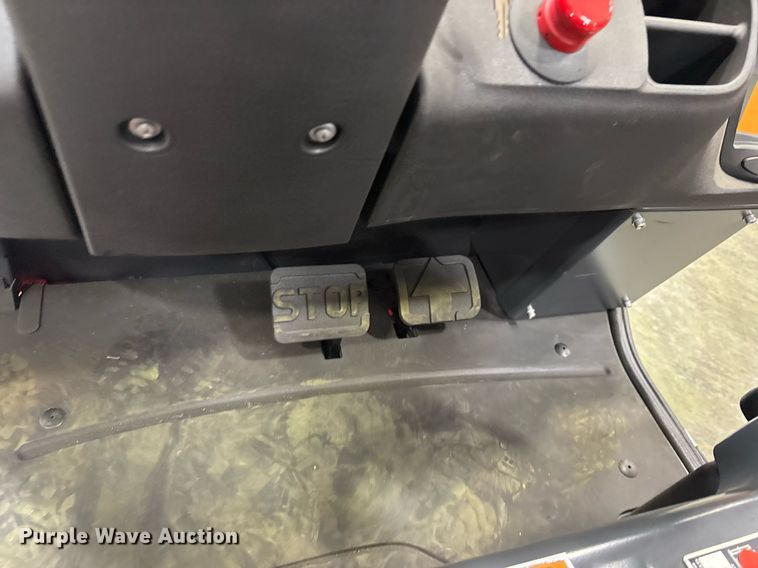 image for item ND9981 2023 Linde E18 forklift