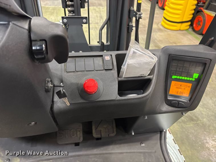 image for item ND9982 2023 Linde E18 forklift