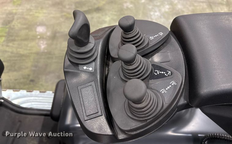 image for item ND9984 2023 Linde E18 forklift