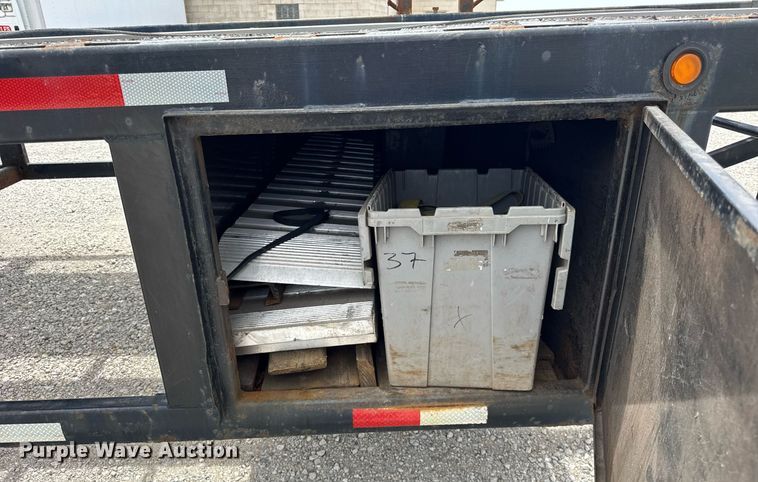 image for item DH9985 2014 Sun Country Car carrier car carrier