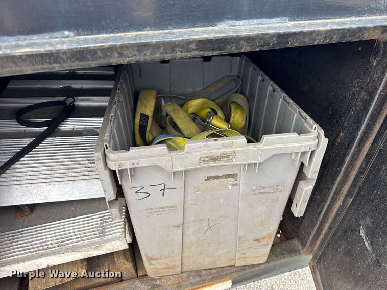 image for item DH9985 2014 Sun Country Car carrier car carrier