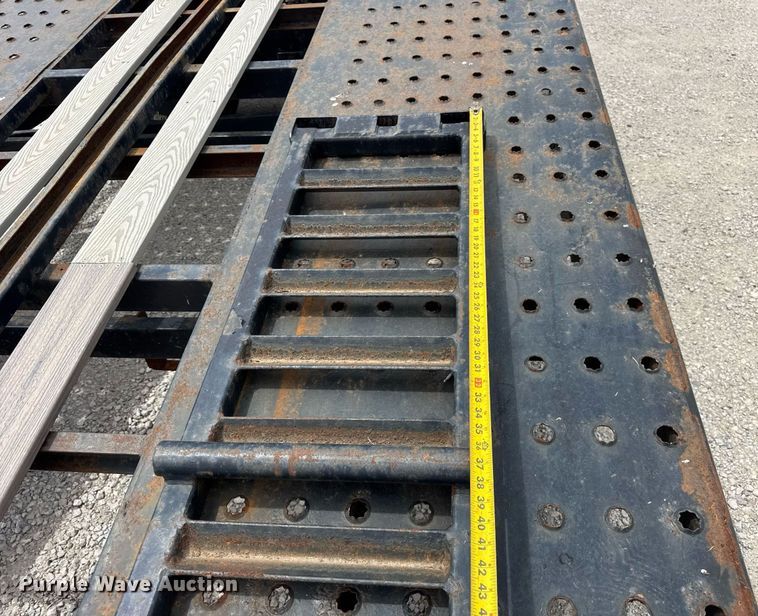 image for item DH9985 2014 Sun Country Car carrier car carrier