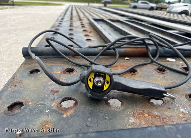 image for item DH9985 2014 Sun Country Car carrier car carrier