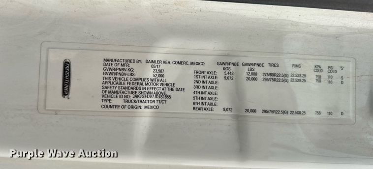 image for item DH9989 2018 Freightliner Cascadia semi truck