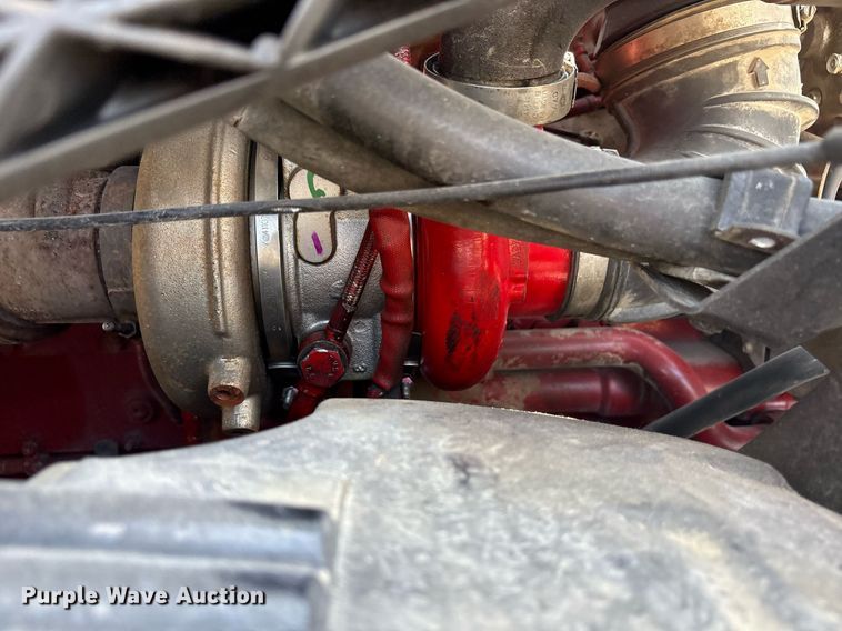 image for item DM1911 2013 Volvo VNL semi truck