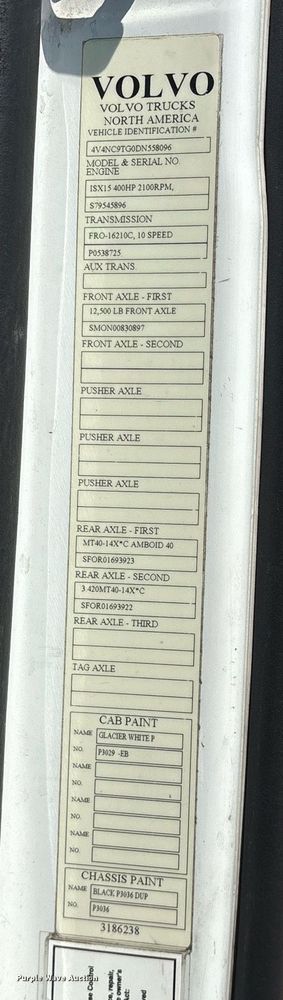 image for item DM1911 2013 Volvo VNL semi truck