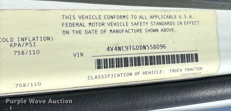 image for item DM1911 2013 Volvo VNL semi truck