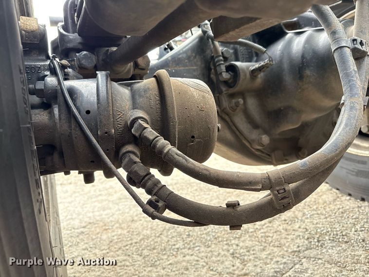 image for item DM5745 2023 Peterbilt 389 semi truck