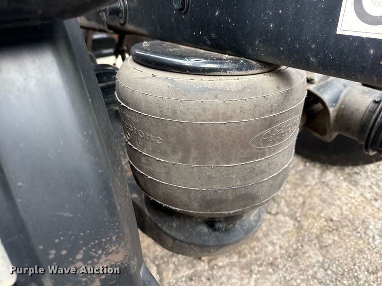 image for item DM5745 2023 Peterbilt 389 semi truck