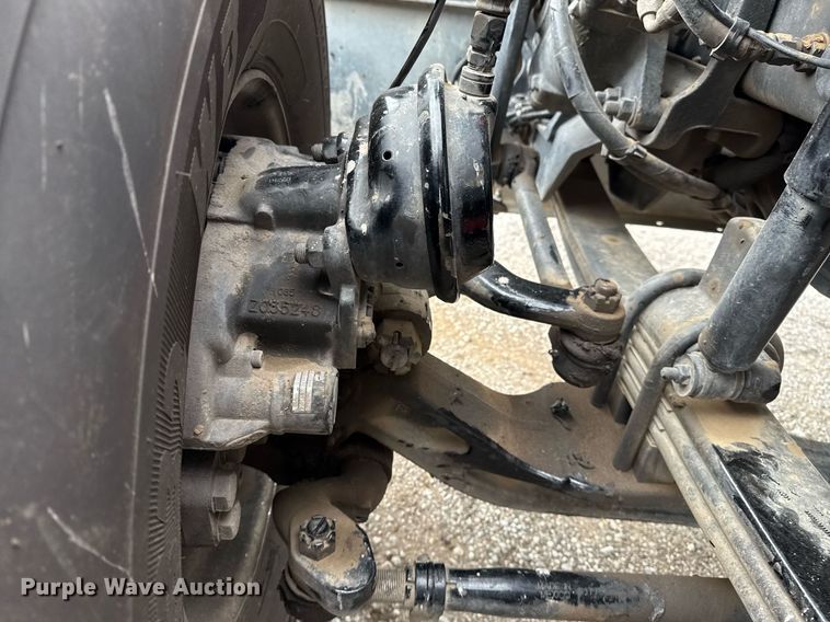 image for item DM5745 2023 Peterbilt 389 semi truck