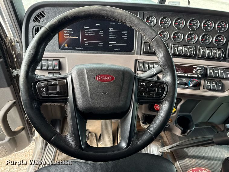image for item DM5745 2023 Peterbilt 389 semi truck