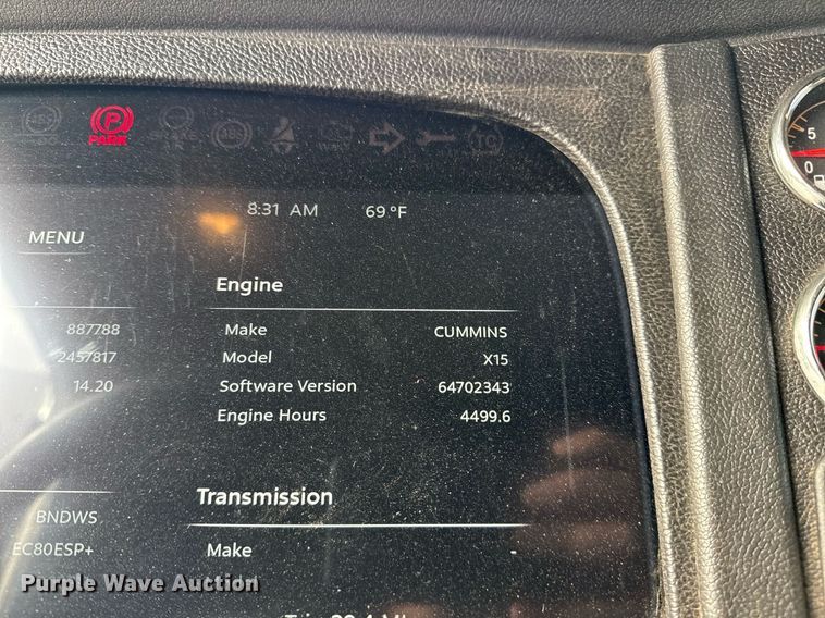 image for item DM5745 2023 Peterbilt 389 semi truck