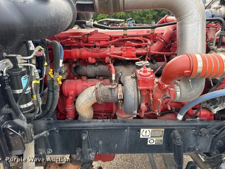 image for item DM5745 2023 Peterbilt 389 semi truck