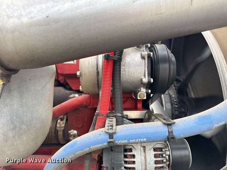 image for item DM5745 2023 Peterbilt 389 semi truck