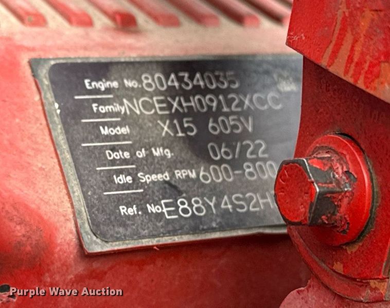 image for item DM5745 2023 Peterbilt 389 semi truck