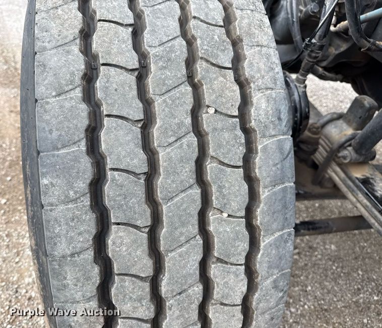 image for item DM5745 2023 Peterbilt 389 semi truck