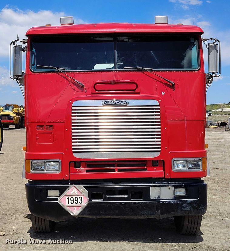 image for item DP4943 1997 Freightliner  FLB fuel truck