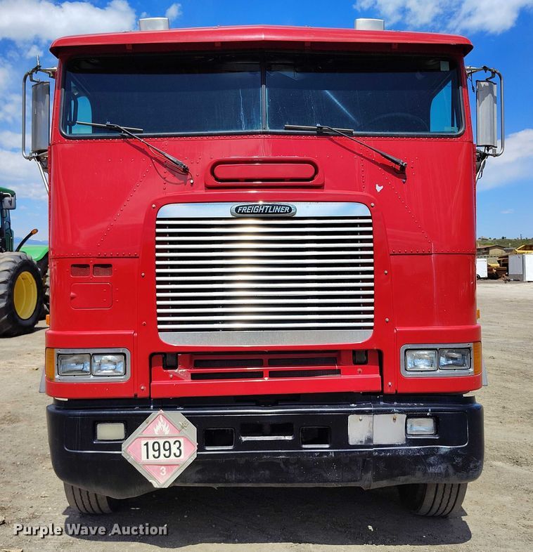 image for item DP4943 1997 Freightliner  FLB fuel truck