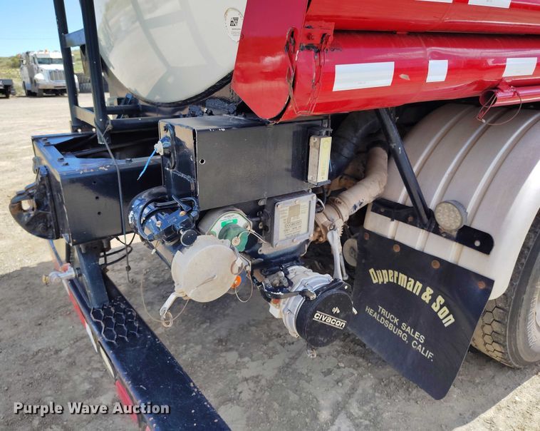 image for item DP4943 1997 Freightliner  FLB fuel truck