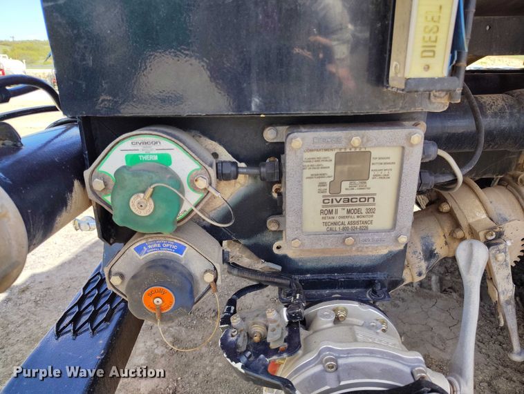 image for item DP4943 1997 Freightliner  FLB fuel truck