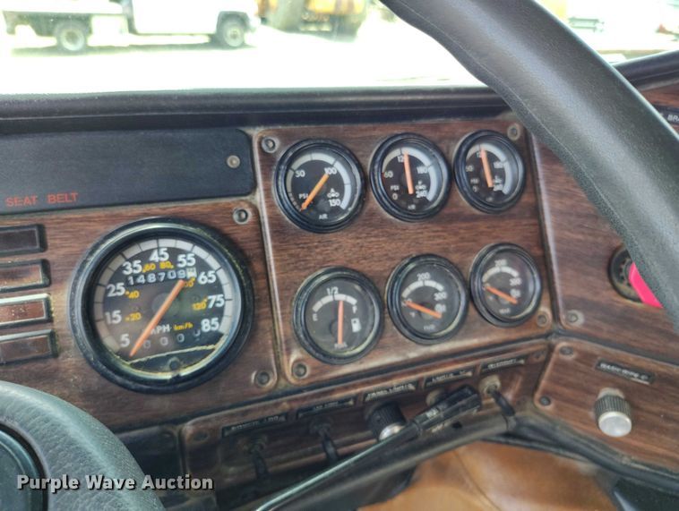 image for item DP4943 1997 Freightliner  FLB fuel truck