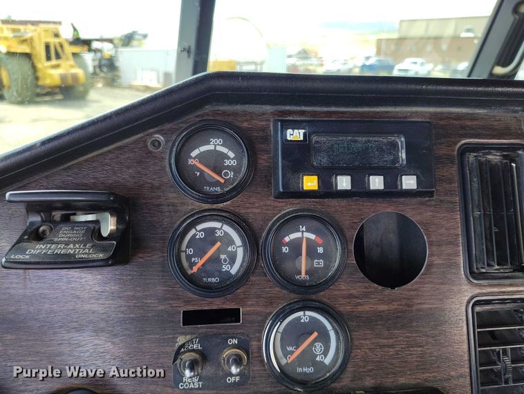 image for item DP4943 1997 Freightliner  FLB fuel truck