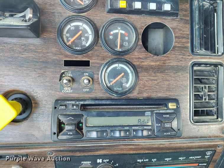 image for item DP4943 1997 Freightliner  FLB fuel truck