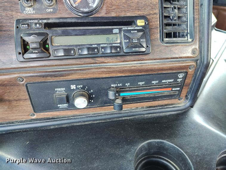 image for item DP4943 1997 Freightliner  FLB fuel truck