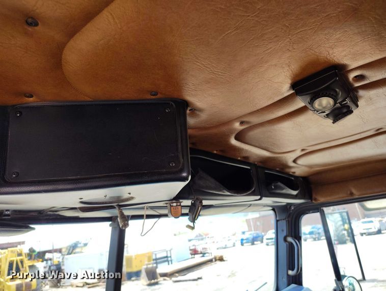 image for item DP4943 1997 Freightliner  FLB fuel truck